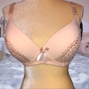 Emily Johnson beige lace bra nwt